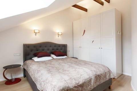 #stayhere 3BDR Modern & Stylish Apartment - Heart of Old Town by Houseys Condo in Vilnius