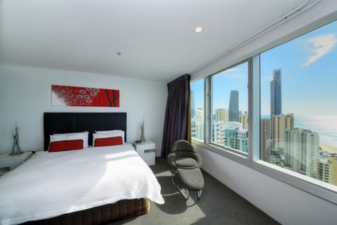 Private Q1 Resort & Spa Apartment with Ocean Views Condo in Surfers Paradise