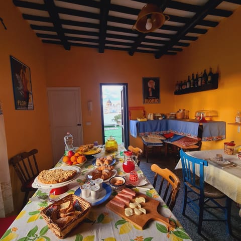 Due Passi Dal Centro Bed and Breakfast in Marsala