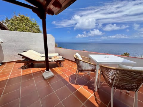 View (from property/room), Balcony/Terrace, Sea view