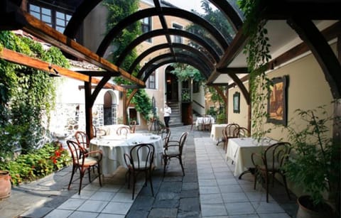 Restaurant/places to eat, Garden, Garden