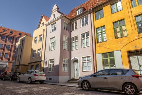 Property building, Facade/entrance