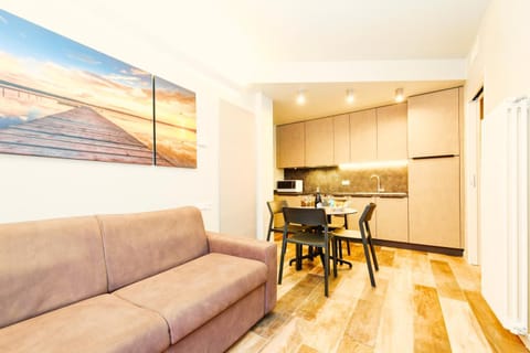 TV and multimedia, Kitchen or kitchenette, Living room, Seating area, Dining area, heating, oven, stove, air conditioner