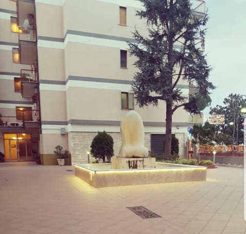 Facade/entrance, Street view, Inner courtyard view