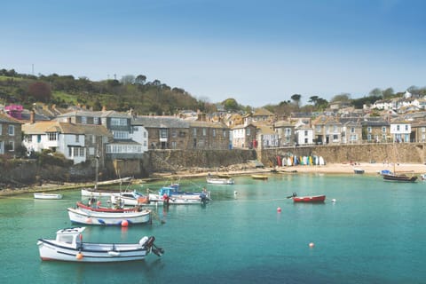 Nearby landmark, Natural landscape, Beach, Area and facilities, Shopping Area