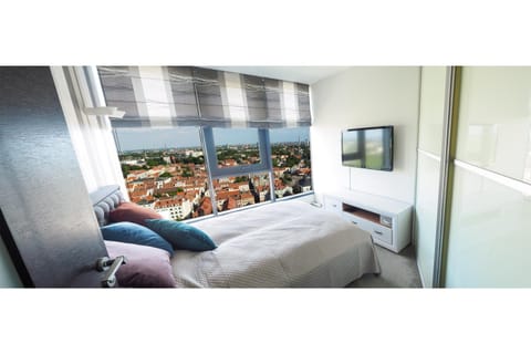 Bedroom, City view, Garden view, Landmark view, River view, Sea view, Street view