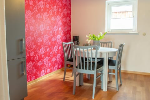 Dining area, kitchen