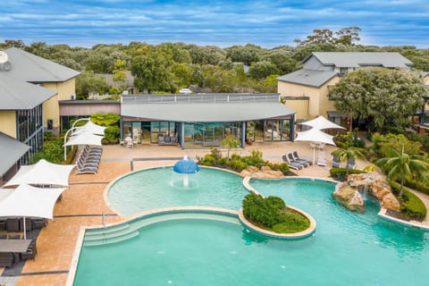 Bird's eye view, Pool view