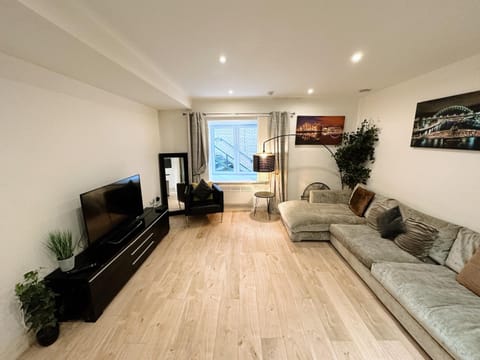 Newcastle Quayside - Sleeps 8 - Central Location - Parking Space Included Eigentumswohnung in Gateshead