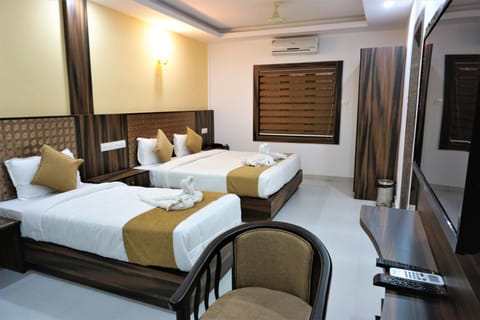 Hotel Kochi Crown Hotel in Kochi