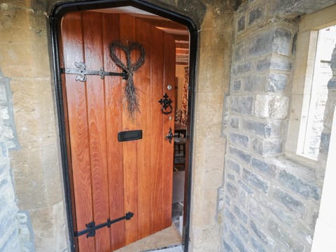 Bear's Cottage House in Wychavon District