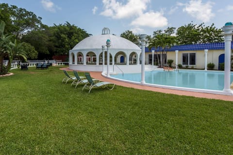 Days Inn by Wyndham Fort Myers Springs Resort Hotel in Lee County