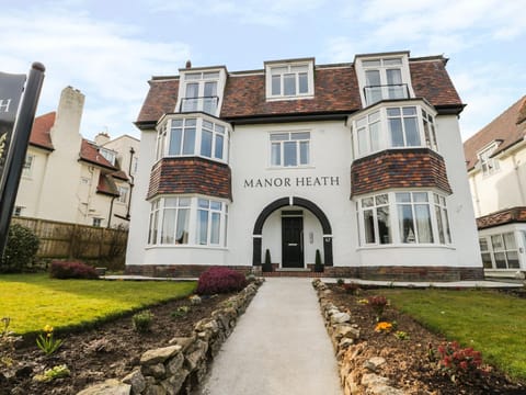 Manor Heath Apartment 4 Apartment in Scarborough