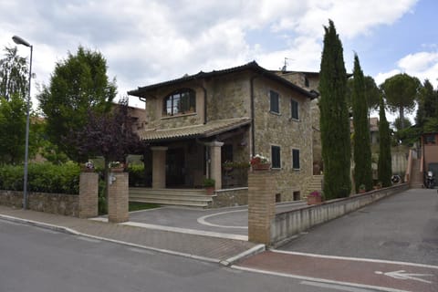 La Torre Rooms Bed and Breakfast in San Quirico d'Orcia