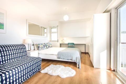 Bed, Living room, Photo of the whole room, Sea view