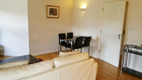 Oxford Apartment- Free parking 2 Bedrooms-2Bathrooms-Located in Jericho Oxford close to Bus and Rail sation Apartment in Oxford