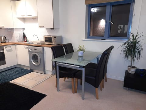 Oxford Apartment-- Free parking 2 Bedrooms-2Bathrooms-Located in Jericho Oxford close to Bus and Rail station Appartement in Oxford