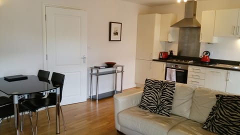 Oxford Apartment- Free parking 2 Bedrooms-2Bathrooms-Located in Jericho Oxford close to Bus and Rail sation Apartment in Oxford