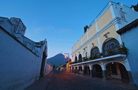 Facade/entrance, Sunrise