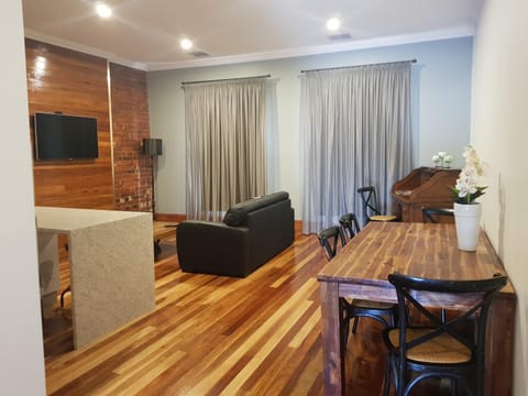 Sublime Spa Apartments Condo in Rural City of Wangaratta