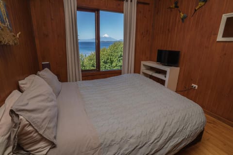 Bed, Photo of the whole room, Bedroom, Mountain view, Sea view