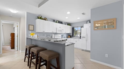 Property building, Kitchen or kitchenette