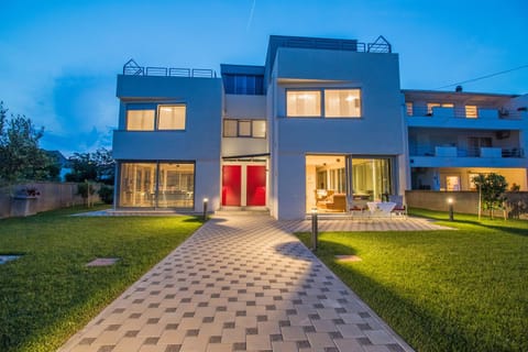 CAISA- luxury apartment 20 m from the sea Condominio in Zadar