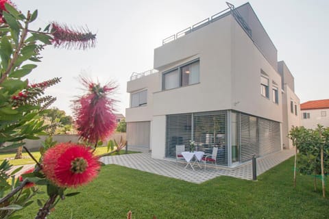 CAISA- luxury apartment 20 m from the sea Condominio in Zadar