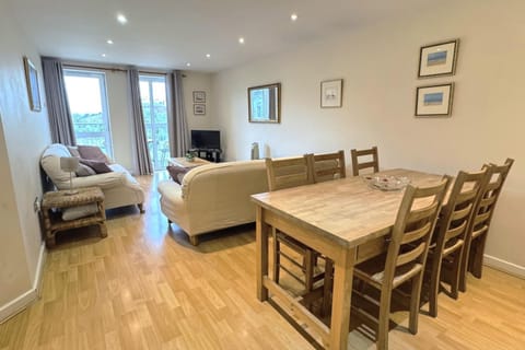 TV and multimedia, Living room, Dining area