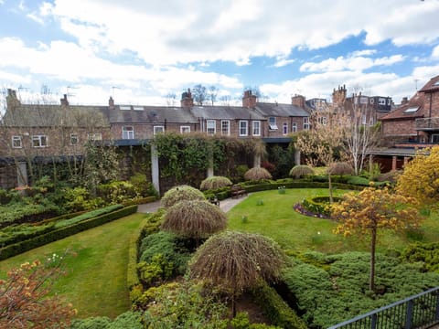 Garden, Garden view