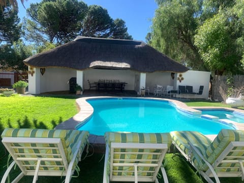 Victoria Oaks Guesthouse Bed and Breakfast in Eastern Cape