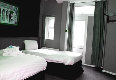 Henson Hotel Pleasure Beach Bed and Breakfast in Blackpool