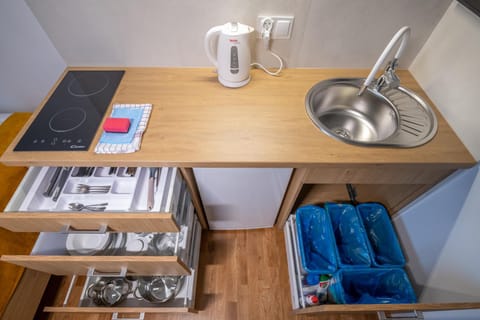 Coffee/tea facilities, Kitchen or kitchenette