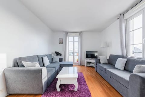 Smart apartment Val d'Europe 7/9 pers Condo in Chessy