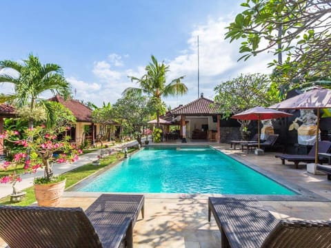 Swimming pool, Swimming pool
