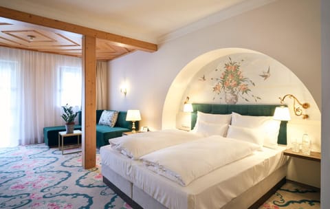 Seating area, Bedroom