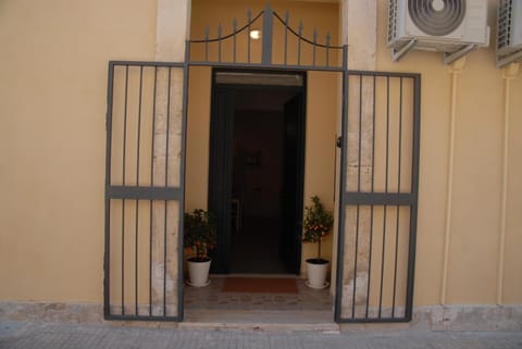 Facade/entrance, Activities