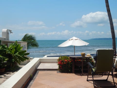 Patio, Day, Natural landscape, View (from property/room), Balcony/Terrace, Beach, Sea view, sunbed