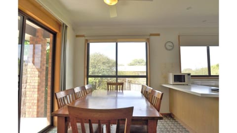 Family Retreat on Anderson House in Inverloch