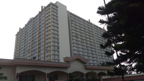 Tagaytay Budget Rooms with Balcony Condo in Tagaytay