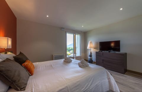 NEW! Villa l'or bleu -DUPLEX & MAINFLOOR- by Les éclectiques Apartment in Sévrier