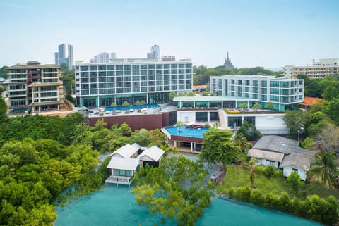 Bird's eye view, Swimming pool