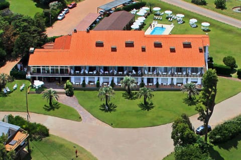 Facade/entrance, Bird's eye view