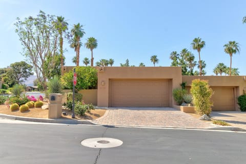 Poinciana Paradise House in Palm Desert