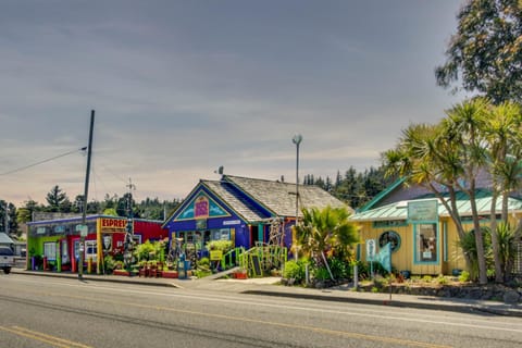 Whimsy by the Sea House in Port Orford