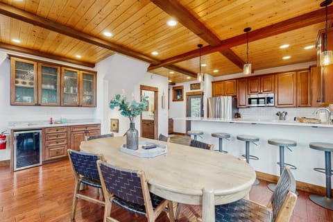 Moose Hill 59 House in Big Sky