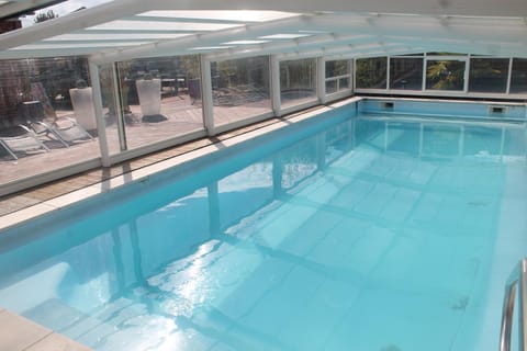 Swimming pool, Swimming pool