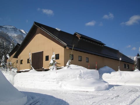 Facade/entrance, Winter, Street view