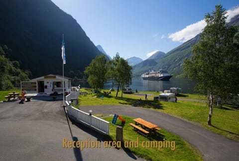 Geirangerfjorden Feriesenter Terrain de camping /
station de camping-car in Vestland