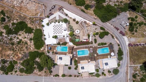 Property building, Day, Neighbourhood, Bird's eye view, Street view, Swimming pool, Location